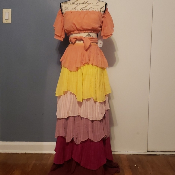 L'ATISTE Dresses & Skirts - L'ATIDTE two piece multitierd skirt set